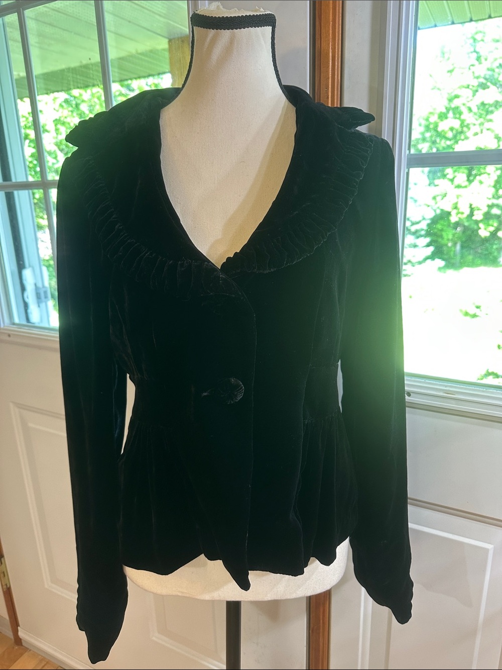 Nanette Lepore Silk-Blend Black Velvet Ruffle-Collar Blazer - Picture 1 of 11
